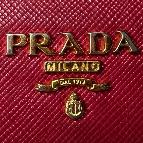 ♥️PRADA RED Saffiano Metal Calfskin Leather Continental/Long Wallet | PRELOVED♥️ - Picture 2 of 16